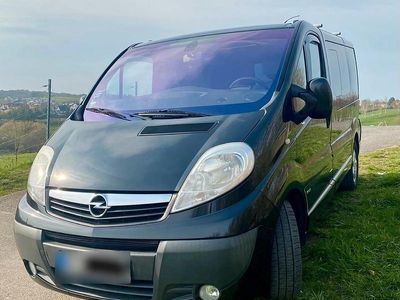 Gebraucht Opel Vivaro 145 PS (106 kW) 2011 Schwarz Van / Kleinbus