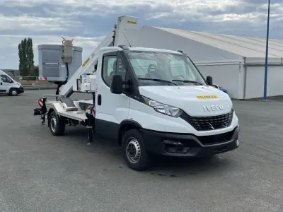 Second-hand Iveco Daily 136 CP (100 kW) 2022 Alb Van