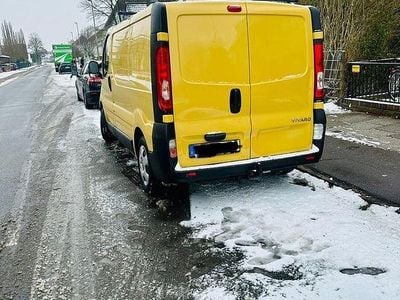Gelb Gebraucht 2011 Opel Vivaro Van / Kleinbus | 7.300 € (Fairer Preis)