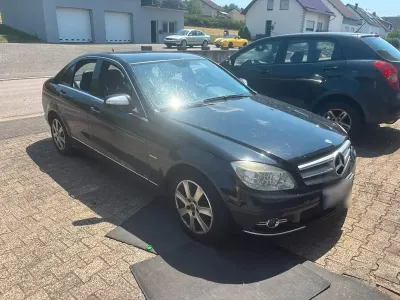 Gebraucht Mercedes C220 Avantgarde 177 PS (130 kW) 2007 Schwarz Limousine