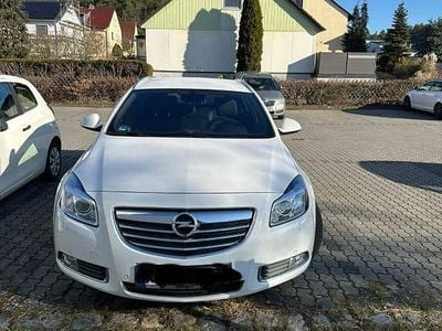 Gebraucht Opel Insignia Edition 160 PS (117 kW) 2013 Weiß Kombi