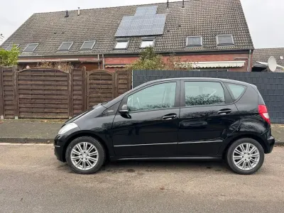 Gebraucht Mercedes A180 Elegance 109 PS (80 kW) 2012 Schwarz Kleinwagen