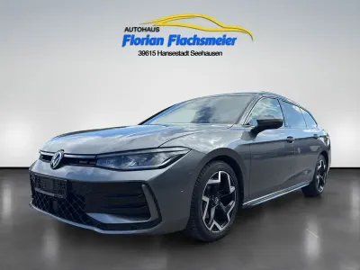 Gebraucht VW Passat R-line 150 PS (110 kW) 2025 Grau Kombi