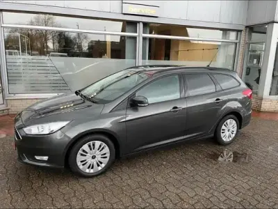 Gebraucht Ford Focus Trend 125 PS (91 kW) 2016 Grau Kombi