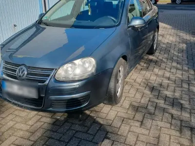Gebraucht VW Jetta 150 PS (110 kW) 2006 Grün Limousine