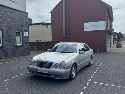 Mercedes E220