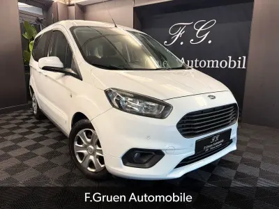 Gebraucht Ford Tourneo Courier Trend 101 PS (74 kW) 2018 Weiß Van / Kleinbus