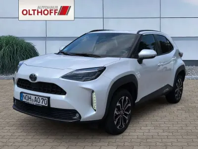 Gebraucht Toyota Yaris Cross 92 PS (67 kW) 2025 Platinum weiß perleffekt SUV
