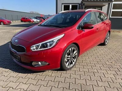 Gebraucht Kia Ceed Sportswagon Spirit 128 PS (94 kW) 2013 Rot Kombi
