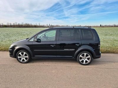 VW Touran Cross