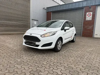 Gebraucht Ford Fiesta Trend 60 PS (44 kW) 2013 Weiß Limousine