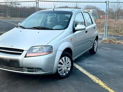 Grau Gebraucht 2003 Chevrolet Kalos Limousine | 1.200 € (Fairer Preis)