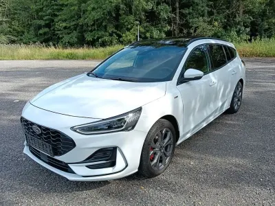 Gebraucht Ford Focus ST-Line 155 PS (114 kW) 2022 Weiß Limousine