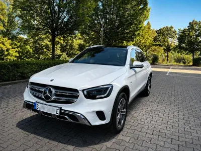 Gebraucht Mercedes GLC300e AMG 320 PS (235 kW) 2020 Weiß SUV
