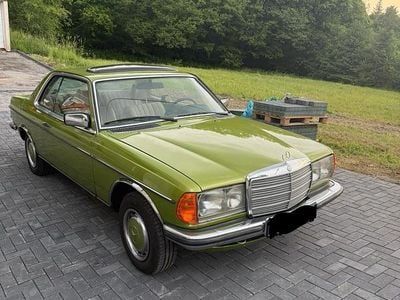 Gebraucht Mercedes 230 109 PS (80 kW) 1978 Grün Coupé