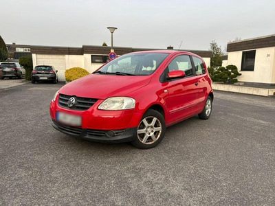 Gebraucht VW Fox 54 PS (39 kW) 2010 Rot Kleinwagen