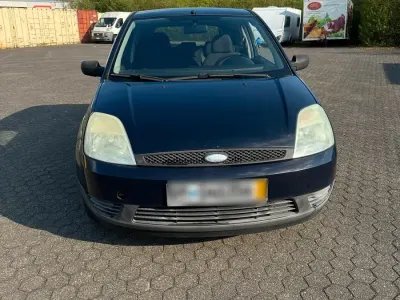 Usata Ford Fiesta 60 CV (44 kW) 2003 Blu Utilitaria