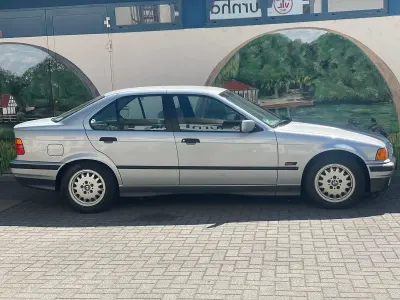 Gebraucht BMW 325 191 PS (140 kW) 1994 Silber Limousine