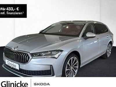 Gebraucht Skoda Superb LAURIN & KLEMENT 150 PS (110 kW) 2024 Silber Kombi