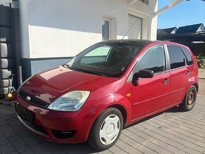 Gebraucht Ford Fiesta 69 PS (50 kW) 2004 Rot Kleinwagen