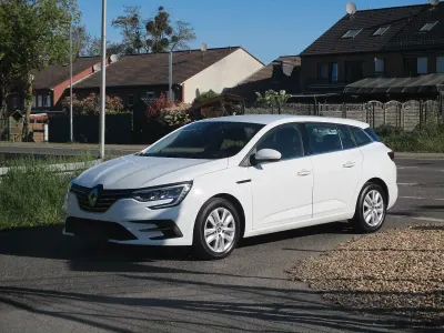 Gebraucht Renault Mégane GrandTour 116 PS (85 kW) 2023 Weiß Kombi