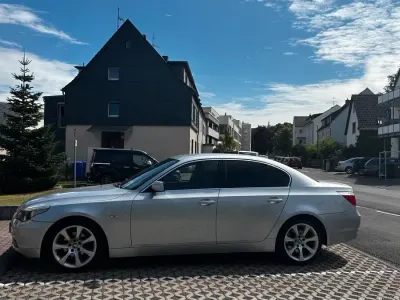 Gebraucht BMW 523 177 PS (130 kW) 2005 Silber Limousine