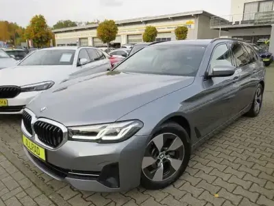 Usata BMW 520 Sport Line 300 CV (220 kW) 2020 Blu Station wagon
