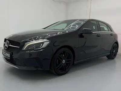 Gebraucht Mercedes A180 AMG line 122 PS (89 kW) 2015 Schwarz Kleinwagen