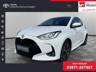 Gebraucht Toyota Yaris Comfort 116 PS (85 kW) 2024 Super white Kleinwagen