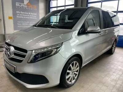 Gebraucht Mercedes V220 Edition 163 PS (119 kW) 2023 Brillantsilber Van / Kleinbus