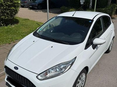 Weiß Gebraucht 2017 Ford Fiesta Trend Kleinwagen | 5.999 € (Guter Preis)