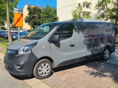 Gebraucht Opel Vivaro 145 PS (106 kW) 2018 Grau Van / Kleinbus