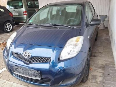 Gebraucht Toyota Yaris Cool 69 PS (50 kW) 2010 Dark blue mica metallic Kleinwagen