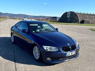 Gebraucht BMW 318 143 PS (105 kW) 2011 Blau Coupé