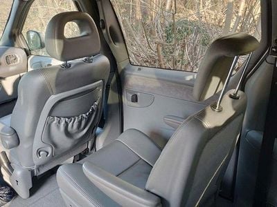 Usata Chrysler Grand Voyager Limited 150 CV (110 kW) 2005 Argento Monovolume