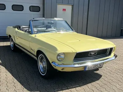 Begagnad Ford V8 200 HK (147 kW) 1968 Gul Cab