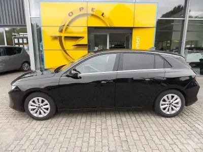 Gebraucht Opel Astra Elegance 131 PS (96 kW) 2023 Diamant schwarz/karbon schwarz Kleinwagen