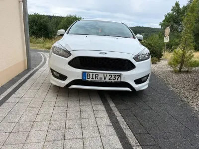 Gebraucht Ford Focus ST-Line 140 PS (102 kW) 2018 Weiß Limousine