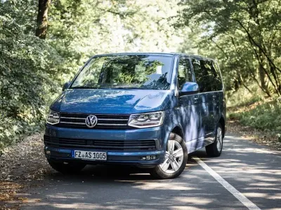 Gebraucht VW Multivan 150 PS (110 kW) 2015 Blau Van / Kleinbus