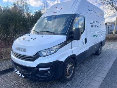 Gebraucht Iveco Daily 136 PS (100 kW) 2017 Weiß Van / Kleinbus