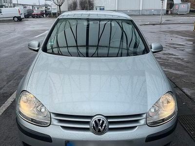 Silber Gebraucht 2004 VW Golf V Kleinwagen | 1.800 € (Guter Preis)