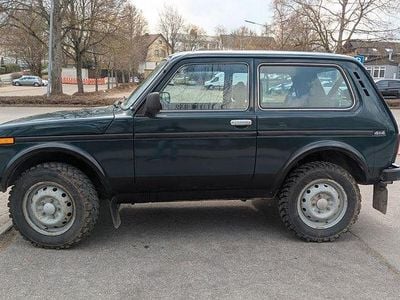 Gebraucht Lada niva 83 PS (61 kW) 2010 Grün SUV