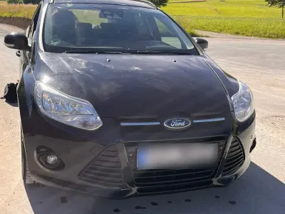 Gebraucht Ford Focus 116 PS (85 kW) 2014 Schwarz Kombi