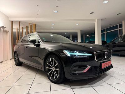 Gebraucht Volvo V60 Core 253 PS (186 kW) 2022 Schwarz Kombi
