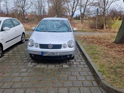 Second-hand VW Polo 78 CP (57 kW) 2004 Argintiu Hatchback