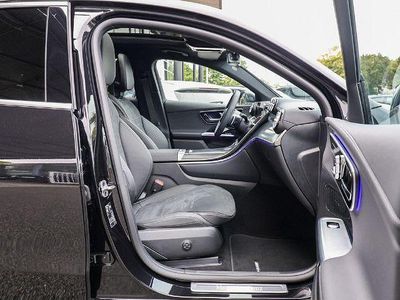 Schwarz / obsidianschwarz Gebraucht 2025 Mercedes GLC200 AMG SUV | 58.990 €