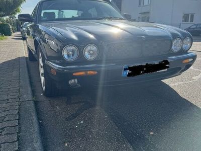 Jaguar XJR