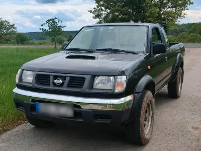 Gebraucht Nissan Navara 103 PS (75 kW) 2000 Schwarz Pickup