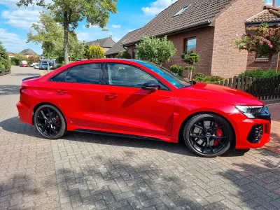 Gebraucht Audi RS3 Premium 400 PS (294 kW) 2023 Rot Limousine