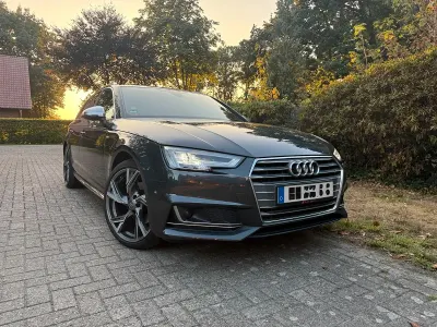 Gebraucht Audi A4 Ambiente 170 PS (125 kW) 2017 Grau Kombi